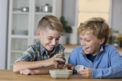 Geodas de cristales en crecimiento de MAC TOYS – set experimental