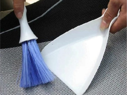 Mini cepillo con recogedor para mesa, teclado y coche