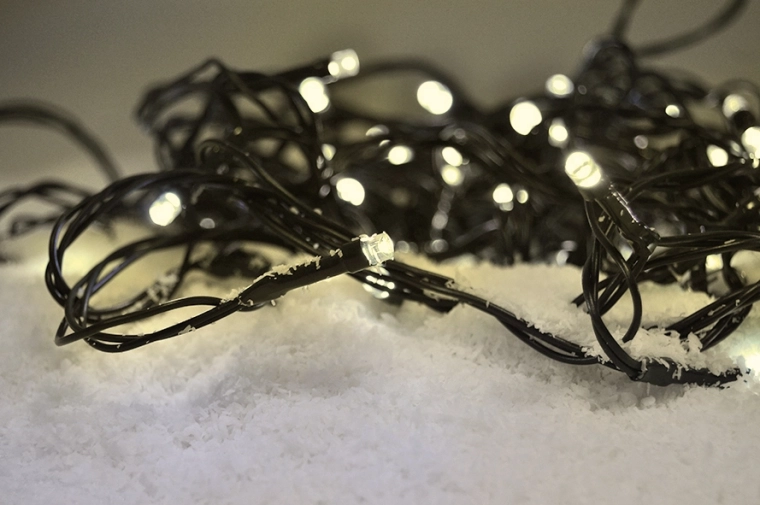 Cadena de luces LED navideña Solight de 3 m, 20 LED, blanco cálido, a pilas, cable verde