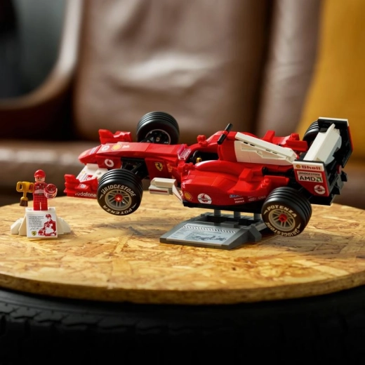 Minifigura de Michael Schumacher con podio