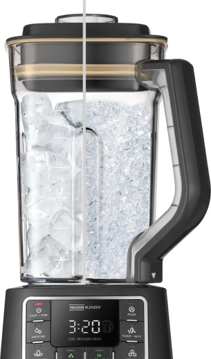 Ocho cuchillas de titanio y potencia de 1 500 W