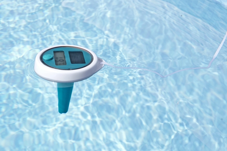 Diseño flotante con cordón