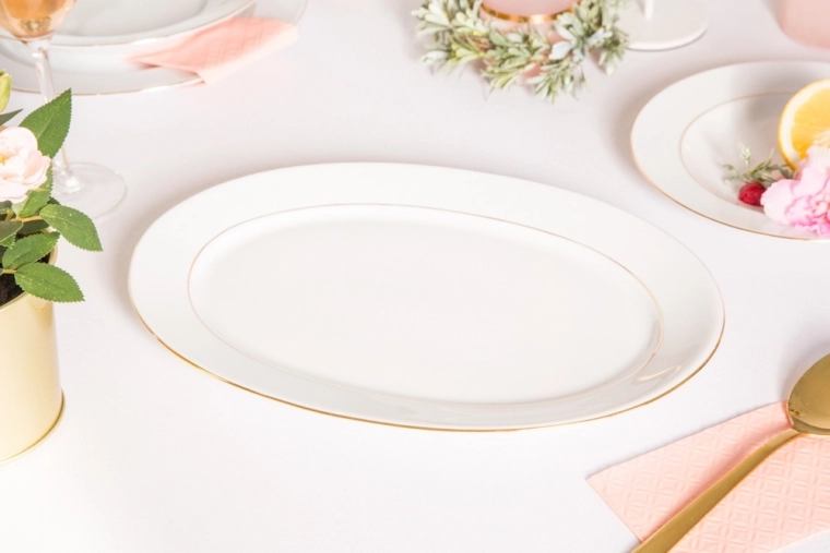 Porcelana blanca atemporal para cualquier vajilla