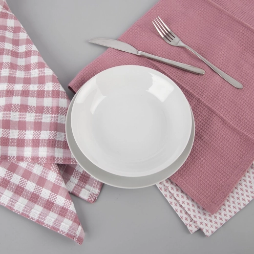 Decoración rosa que aporta calidez a la cocina