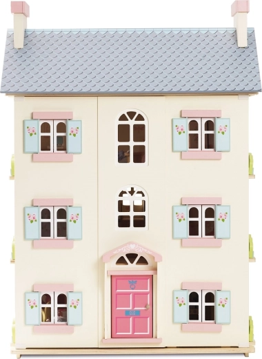 Fachada abatible y detalles elaborados