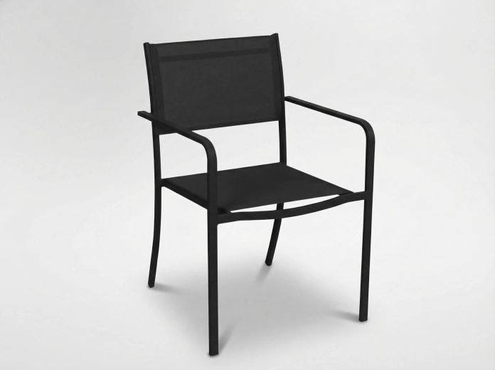 Silla de jardín negra con reposabrazos, estructura de acero y tejido de textileno