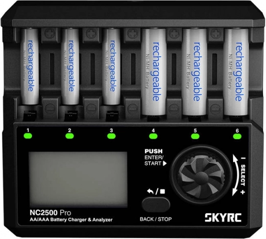 Cargador inteligente AA/AAA SkyRC con regeneración y USB QC 3.0