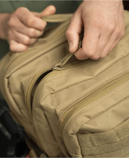 Compatibilidad MOLLE y construcción resistente