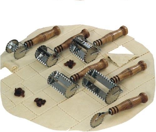 Rodel cortapastas para masa en cuadrados de 4 × 4 cm de acero inoxidable con mango de madera