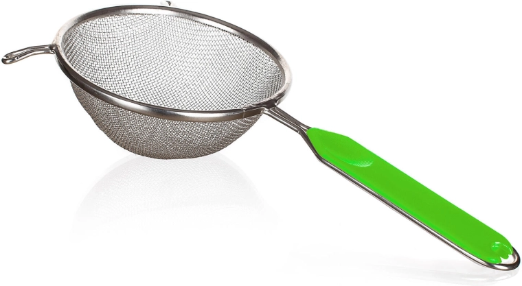 Colador de cocina 14 cm de metal estañado con mango verde