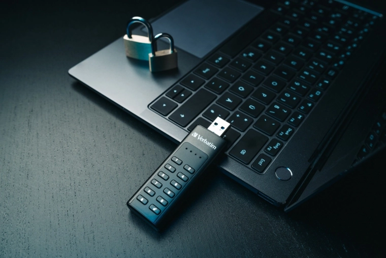 Protección contra adivinación del código y USB 3.2 Gen 1 rápido