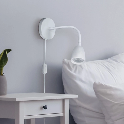 Luz de lectura ideal junto a la cama