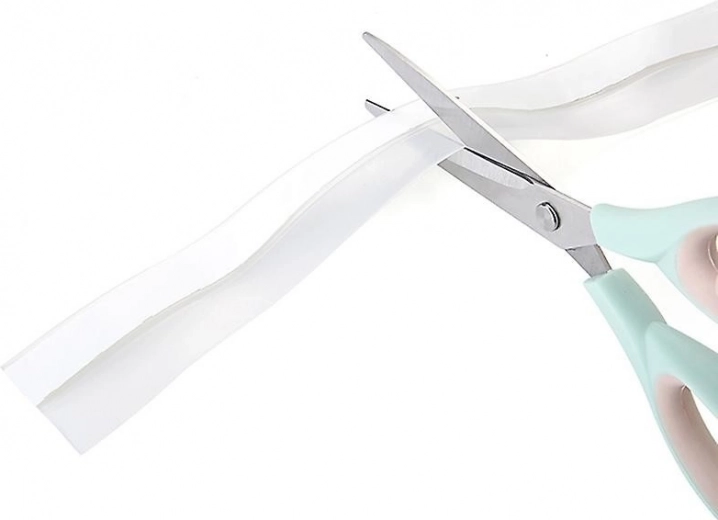 Instalación autoadhesiva fácil sin herramientas