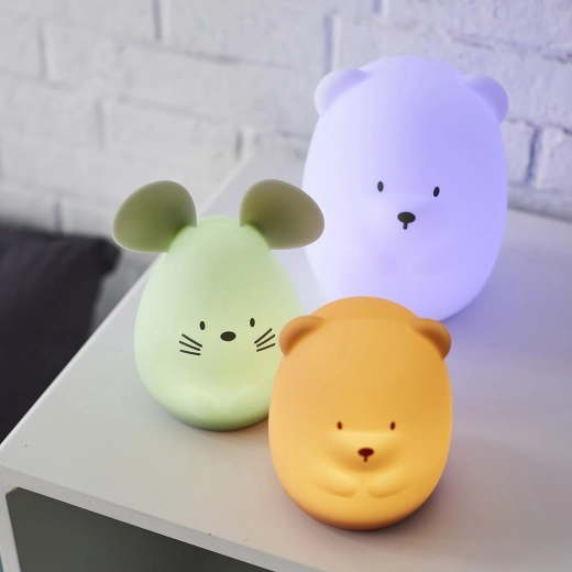 Hasta 12 horas de iluminación y carga por micro USB