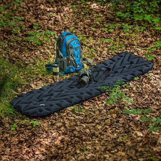 Construcción resistente: nylon 40D + TPU