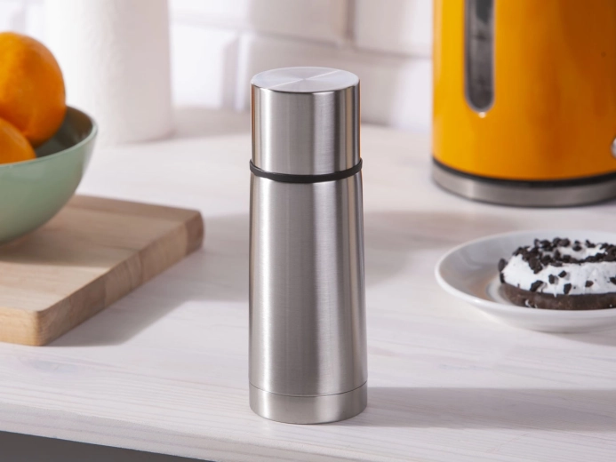 Capacidad compacta de 350 ml para llevar
