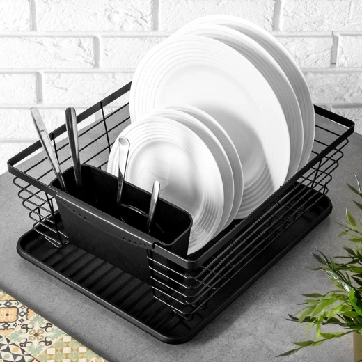 Organización inteligente de platos y cubiertos