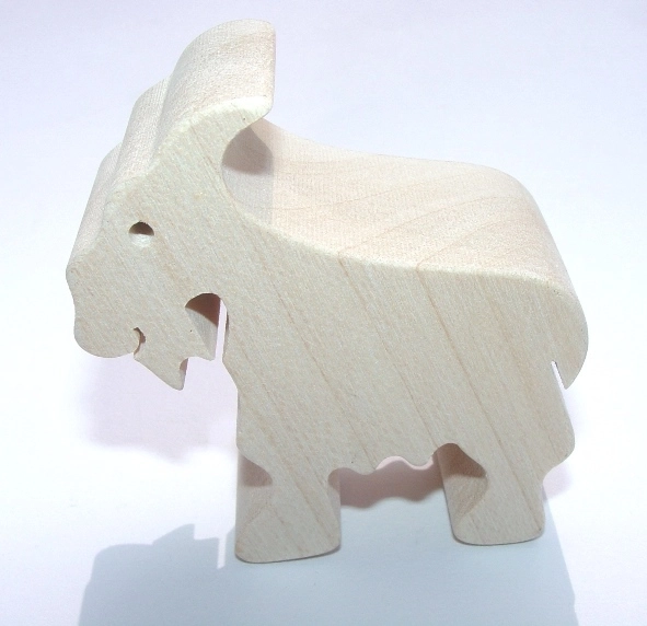 Fauna figurita de animal de madera cabra