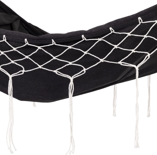 Diseño boho con borlas decorativas
