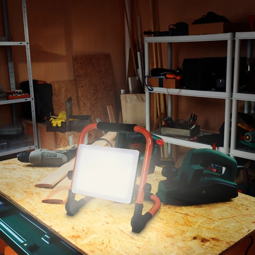 Soporte abatible para una orientación precisa de la luz