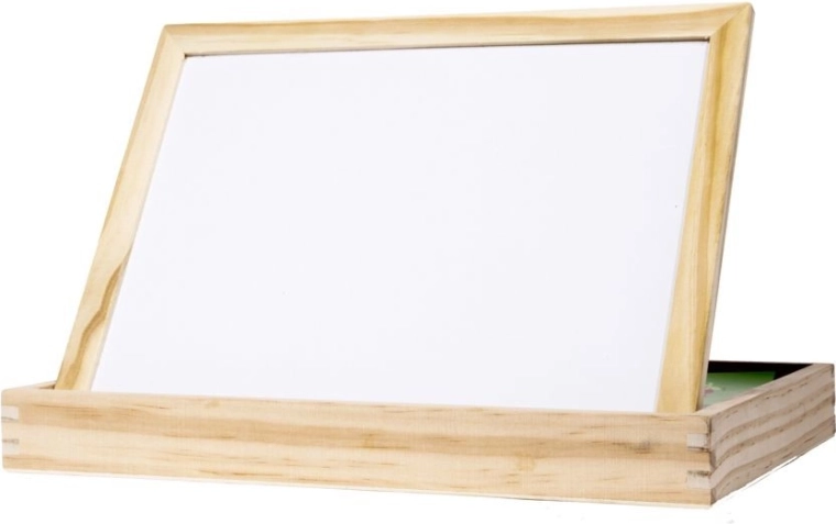 Caja de madera para guardar los accesorios