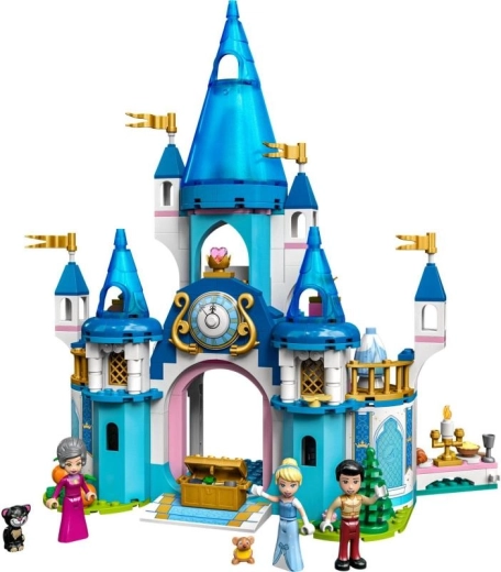 Castillo de cuento de hadas de tres plantas