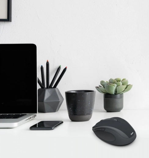 Ergonomía para la mano derecha y 6 botones