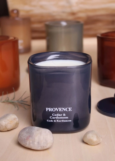 Vela aromática en vaso Provence cedro y cardamomo 25 h