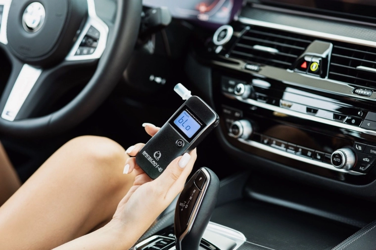 Uso práctico en viajes y en el coche