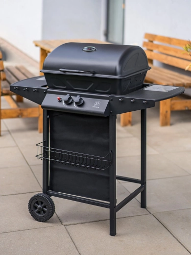 Asado uniforme bajo la tapa con termómetro
