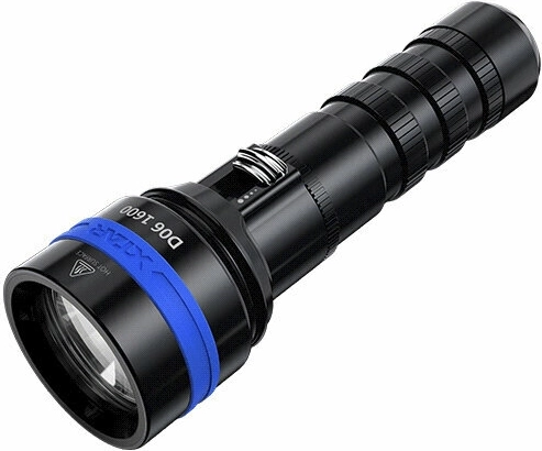 Linterna LED de buceo XTAR D06 1600 lm, impermeable hasta 100 m