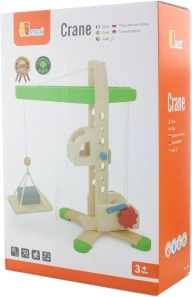 Grúa de madera con cabrestante