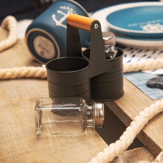 Práctico soporte metálico con asa de madera