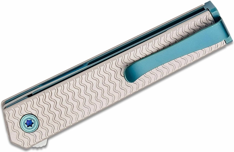 Empuñadura de aluminio texturizado y clip de bolsillo