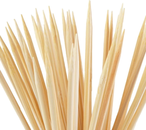 Bambú natural con punta afilada