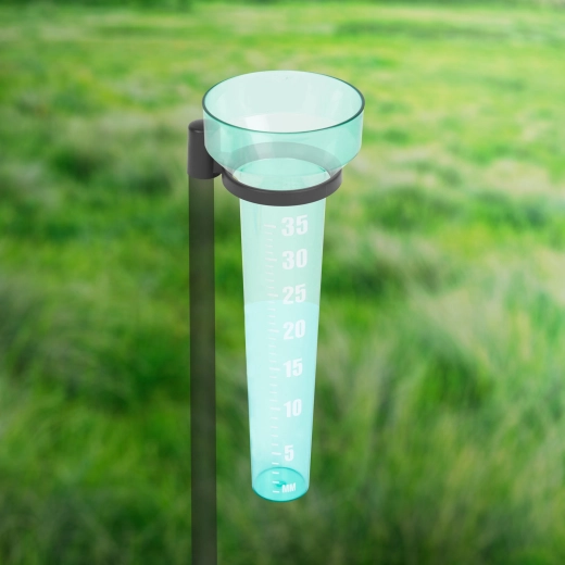 Pluviómetro de plástico para medir la lluvia