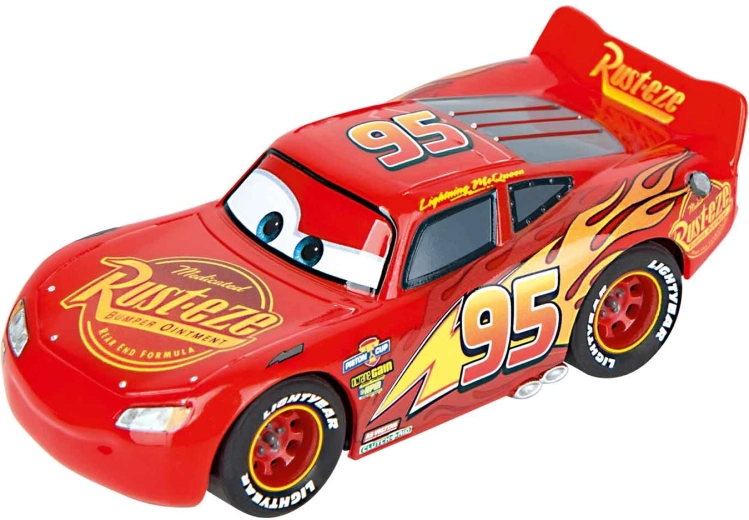 Carrera de Rayo McQueen y Cruz Ramírez