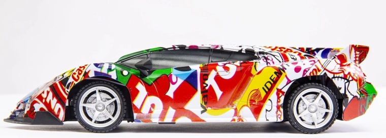 Coche deportivo teledirigido con luces