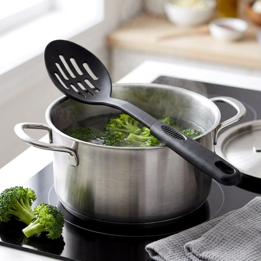 Delicada con los utensilios antiadherentes