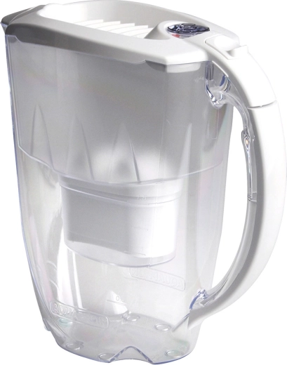 Gran capacidad de 2,8 l y vertido fácil