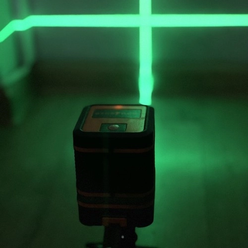 Láser verde de líneas cruzadas con alta visibilidad