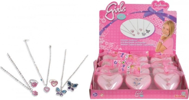 Anillo y collar en caja con forma de corazón