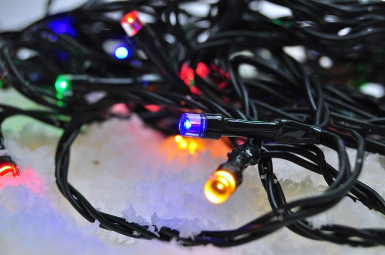 Cadena navideña LED para exteriores Solight, 300 LED, 30 m, multicolor