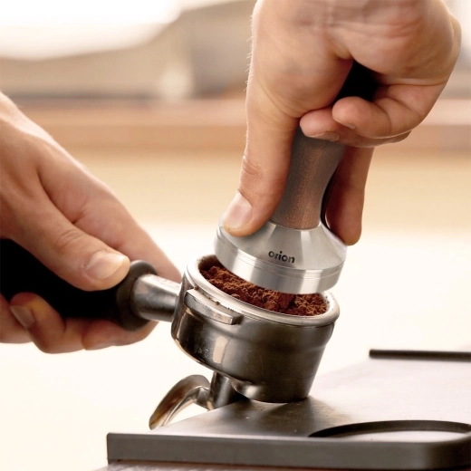 Mango de madera ergonómico