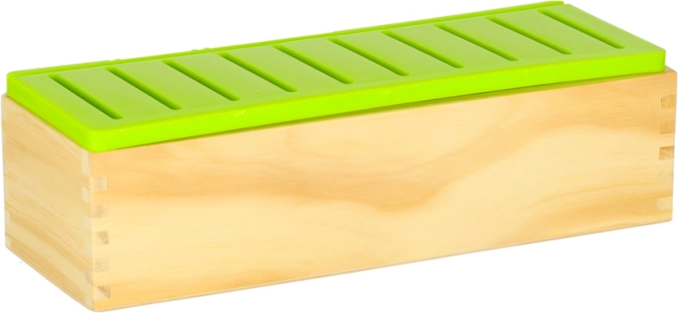 Resistente caja de madera con tapa ranurada