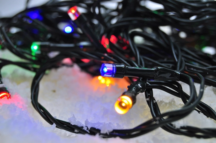 Cadena de luces navideñas LED para exteriores Solight con 50 diodos, 5 m, multicolor