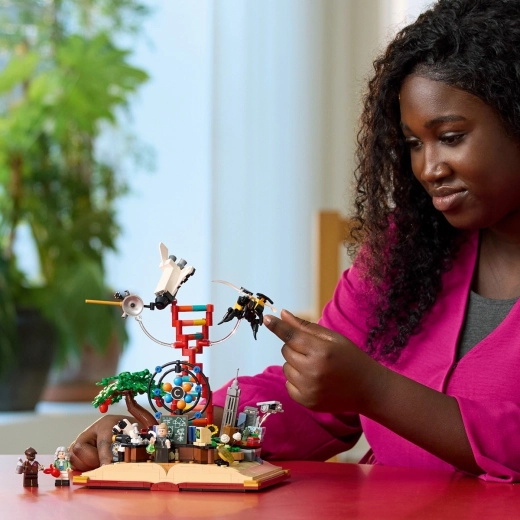 Científicos icónicos como minifiguras