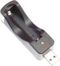 Cargador USB para baterías de 3,7 V y 600 mAh para coches teledirigidos CARRERA