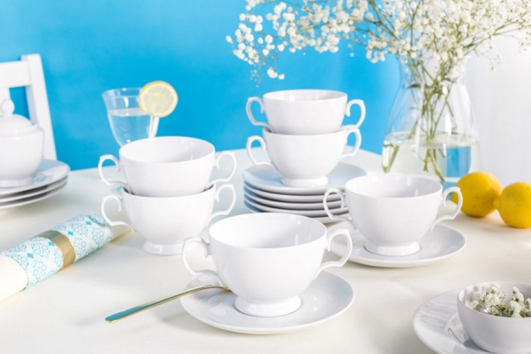 Cómodas tazas con platillo