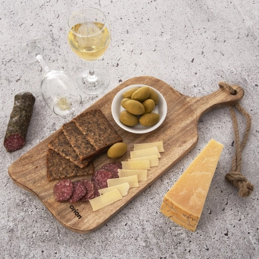 Servido elegante de quesos y aperitivos
